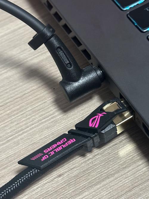 疾速竞界 ROG ZOOM CAT7万兆七类电竞网线深度评测与玩家国度体验